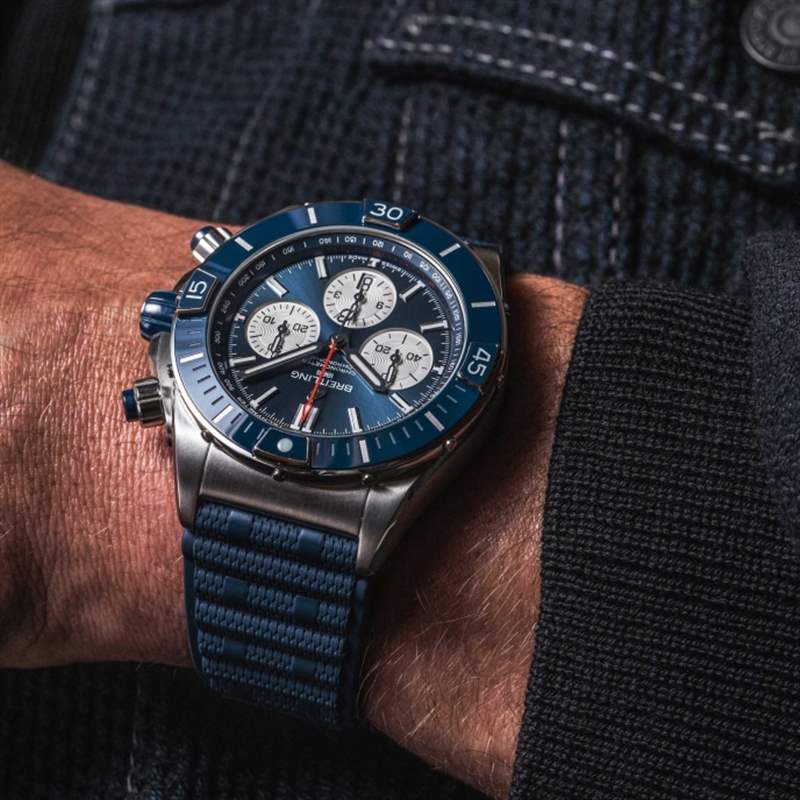 Breitling百年灵全新Super Chronomat B01 44|有型豪迈之选-复刻表