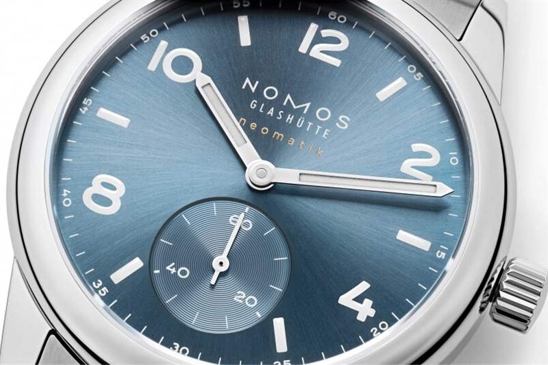 精妙的设计 NOMOS Glashütte全新Club Sport neomatik腕表推出焕然一新的尺寸和配?设计-复刻表