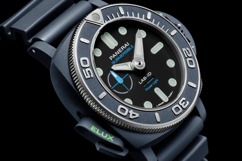 夜光功能新高度！ Panerai全新Submersible Elux LAB-ID腕表 以纯机械一键开关发光系统