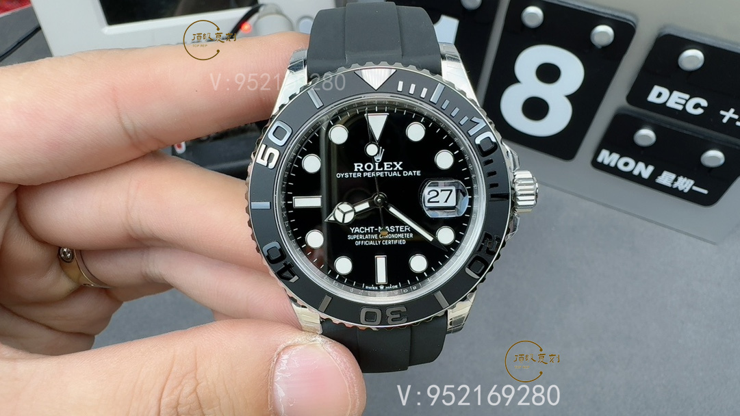 爱彼Code 11.59系列新成员:灰色调飞行陀飞轮计时码表的低调奢华-复刻表